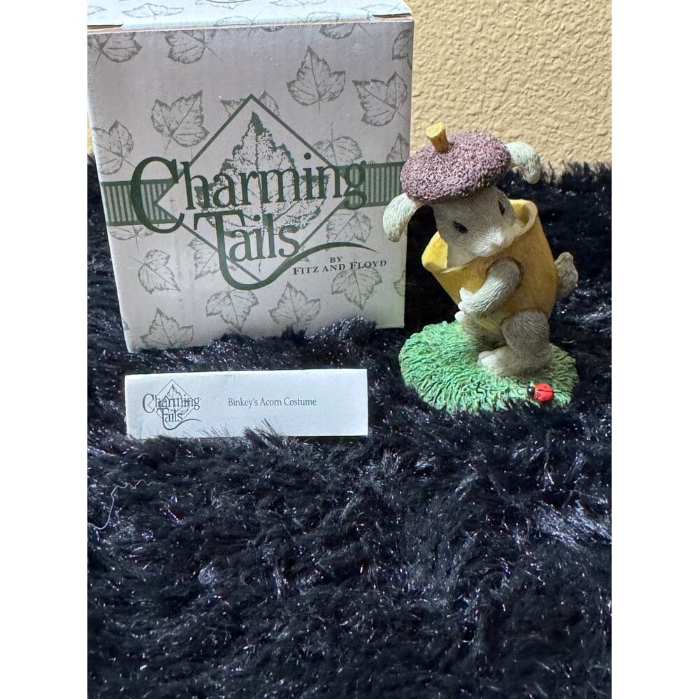 Fritz & Floyd Charming Tails "Binkys Acorn Costume" Figurine